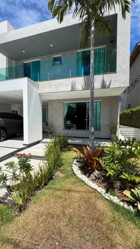 Linda casa em Condomínio Fechado