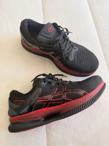Tênis ASICS MetaRide n. 44