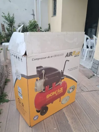 Compressor de ar seminovo, utilizado apenas uma vez, motivo viagem.