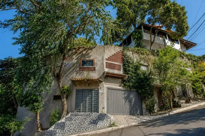CASA COMERCIAL EM ATIBAIA COM 357m² ABAIXO DO VALOR DE MERCADO
