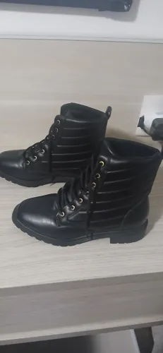 Bota Modare novíssima e confortável!Veste 36!