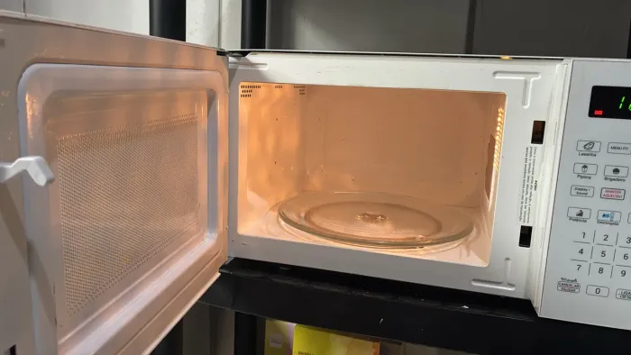 Vendo microondas novo