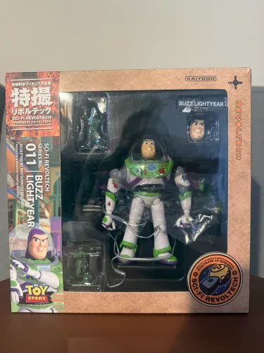 Toy Story Revoltech  Buzz Lightyear Kaiyodo
