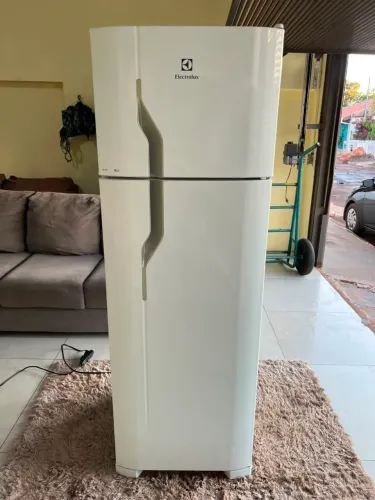 Geladeira Electrolux 330 litros gelo seco bem conservada ((ENTREGO GRATIS)(