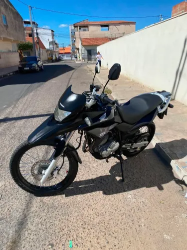 VENDA: XRE 300cc 2013 DISPONÍVEL?