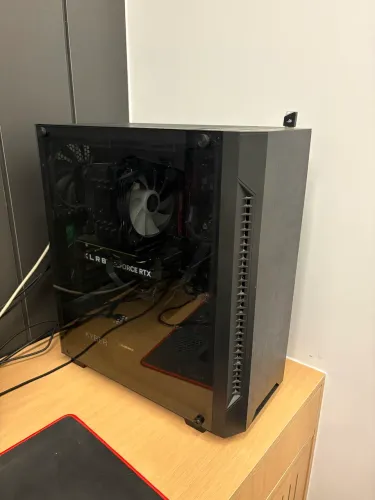PC GAMER RTX 4060 + Ryzen 7 5800x3d