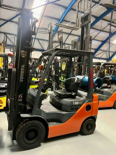Empilhadeira Toyota 8FG18 2007 Torre 4.000mm Com Deslocador Capacidade 1.800kg GLP