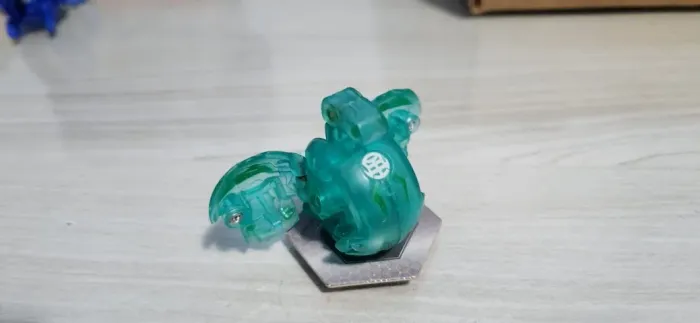 Bakugan Ventus Brontes Translucido