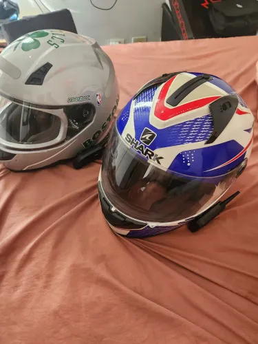 Vendo dois capacetes 