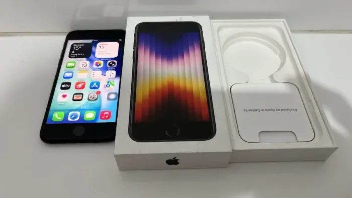 Apple iPhone SE 3a Geração, 128 Gb Meia-noite Semi Novo