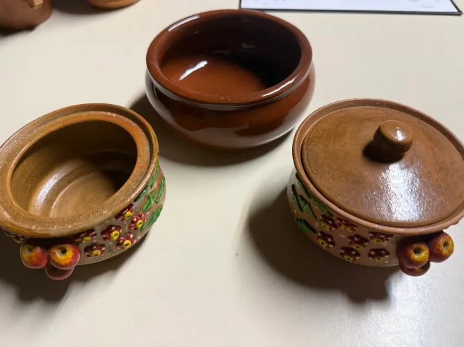 Potinhos de cerâmica jardim decorados + molheira paulista