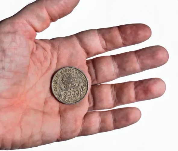 Moeda de 2000 Réis Brasileiros - SOB Ótima. 90% Prata. Ano 1913.