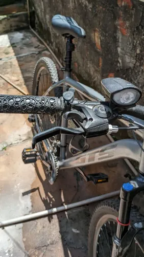 Bicicleta GTS Cinza Profissional (ideal para ciclismo)