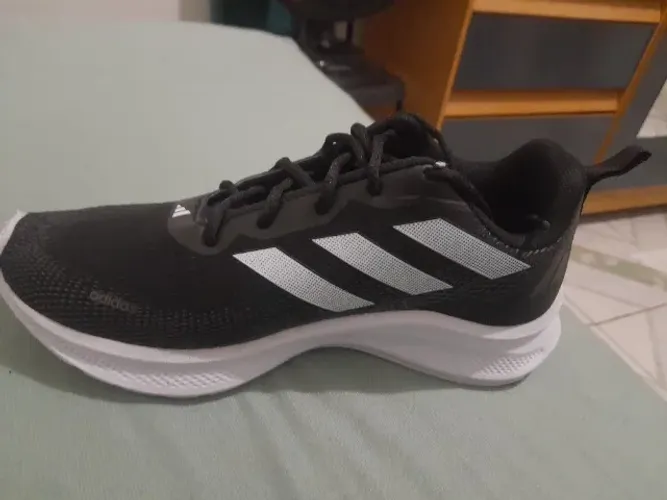 Tênis Adidas Usado uma vez