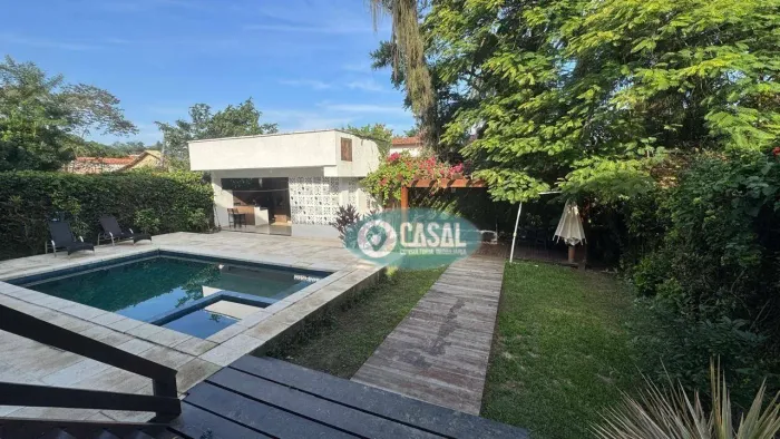 Casa em Condomínio com 04 Quartos à Venda em Piratininga - Niterói/RJ.