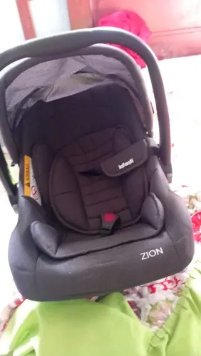 Vendo um carrinho de beber. Semi novo valor  300 reais contato *87
