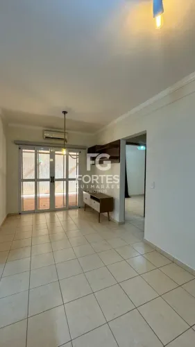 Apartamento Térreo com Quintal Amplo e Churrasqueira para Locação de 2 Quartos, com 56m² n