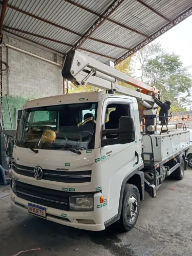 Cesto aéreo 13,5 metros - Volkswagen 9-170