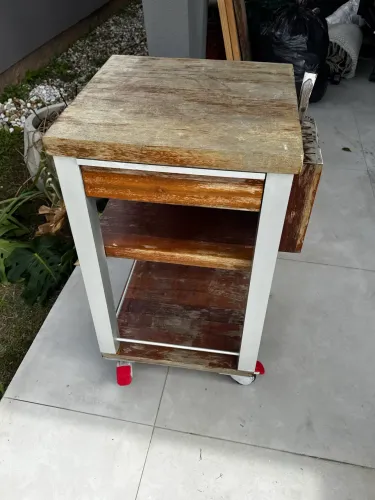 Carrinho/Aparador de Madeira com Rodinhas - Ideal para Churrasco ou Apoio
