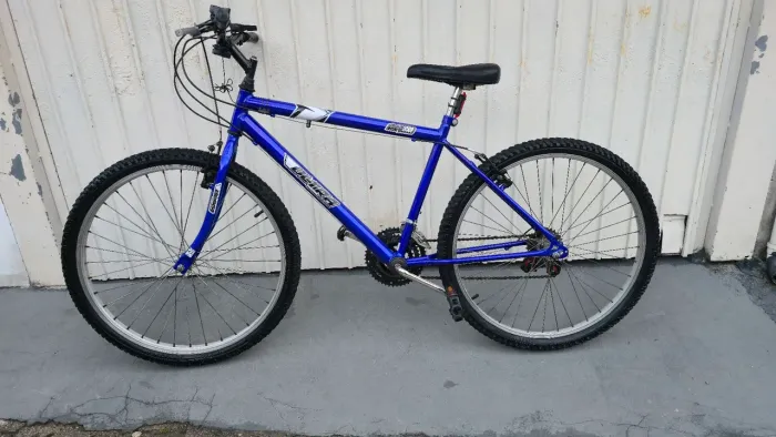 ? Bicicleta Aro 26 Azul - Ótimo Estado | Marchas e Freio V-Brake