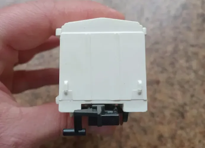 Ferrorama Vagão Box Branco Tomy