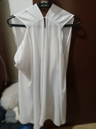Blusa branca soltinha seda