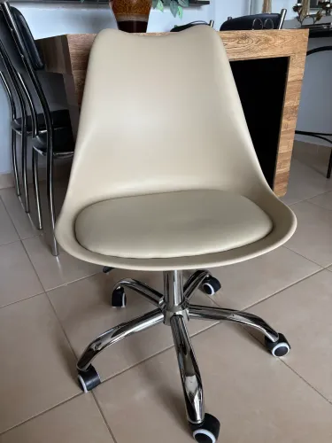 Cadeira de escritório giratória estilo Eames - Nova