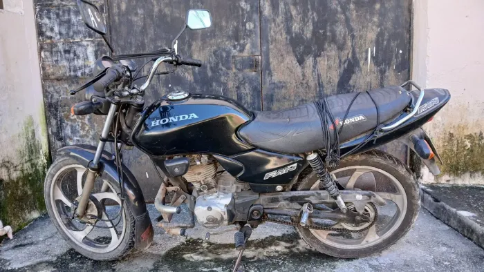 Vende-se Honda CG 125 cilindradas ano 2008