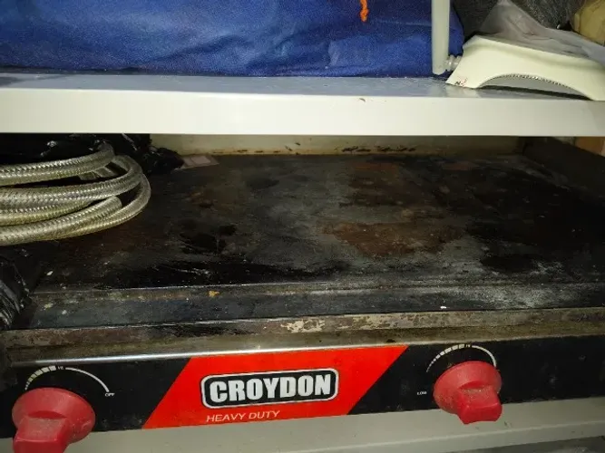 Chapa usada Croydon a gás