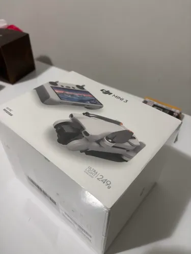 Drone DJI mini 3 RC controle com tela, lacrado Anatel. 