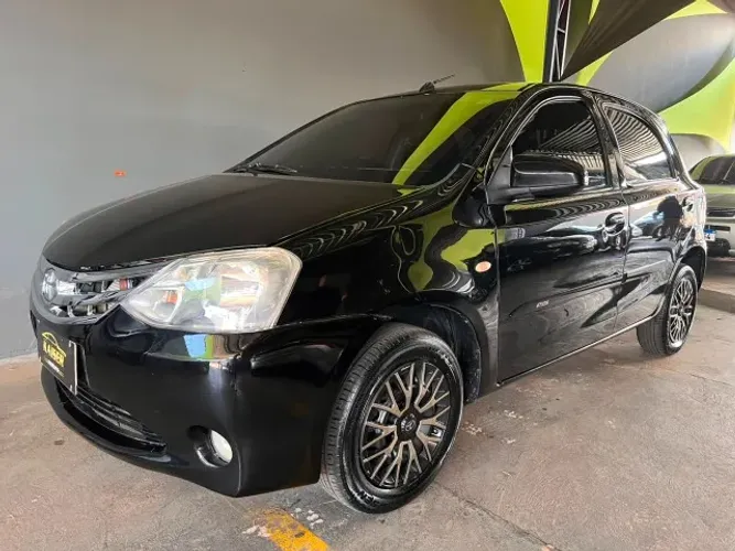 Toyota Etios XS 1.3 Flex 16V 5P Mec. 2013