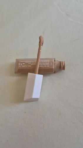 Corretivo fenty beauty cor 300N