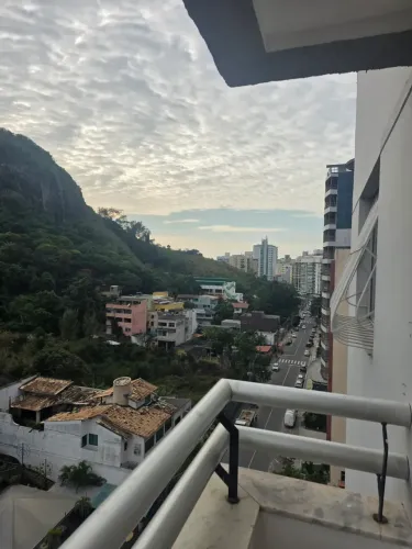 Apartamento com uma vista maravilhosa para o Morro do Moreno