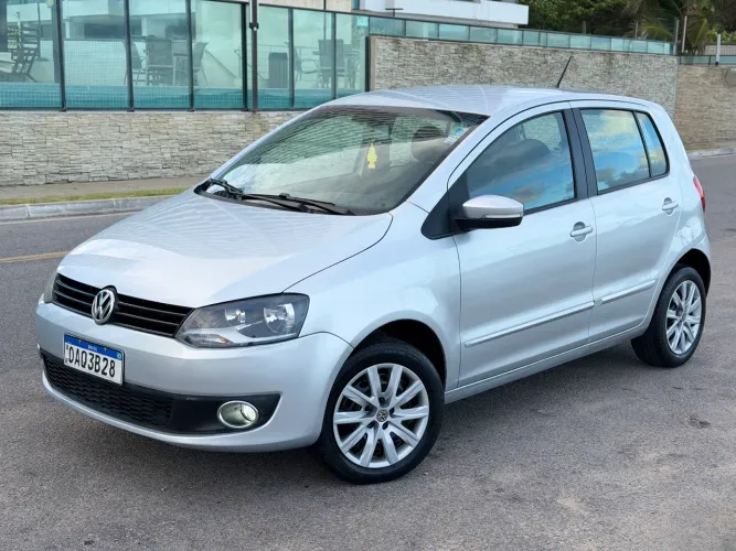 Volkswagen Fox 1.0 MI Total Flex 8V 5P 2013