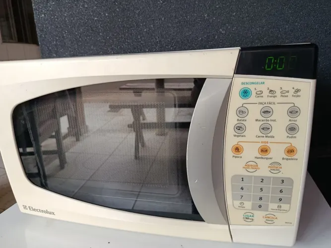Microondas Eletrolux 25 litros 