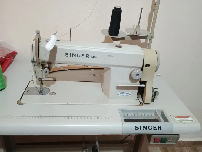 Máquina de costura Singer industrial