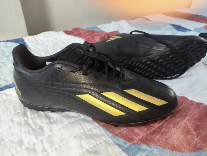 Chuteira da Adidas society, tamanho 38