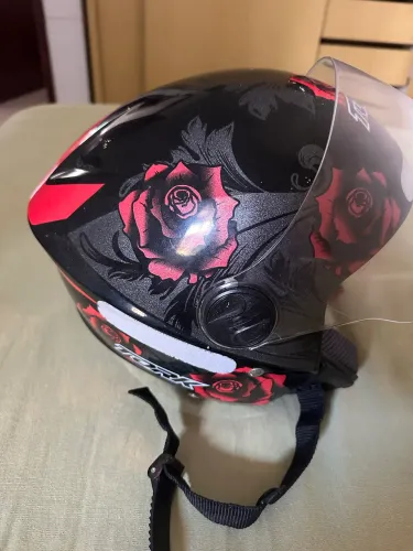 Capacete Tork feminino aberto