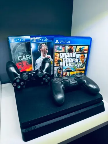 PlayStation 4 1TB - 2 controles e caixa original.