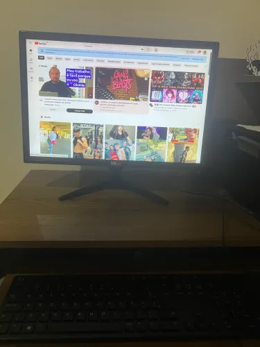 Vende-se um computador funcionando tudo perfeitamente