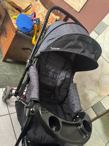 Carrinho de bebê Cosco Seminovo