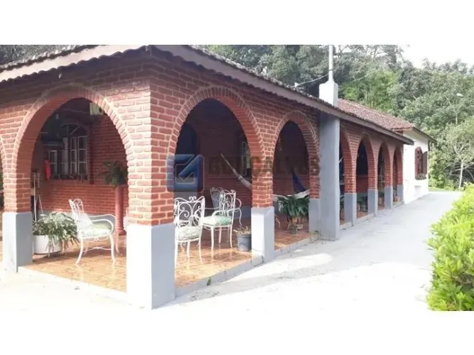 Chácara Rural à Venda em Extrema (Centro) - 3 Quartos, 1 Suíte, 9.500 m²