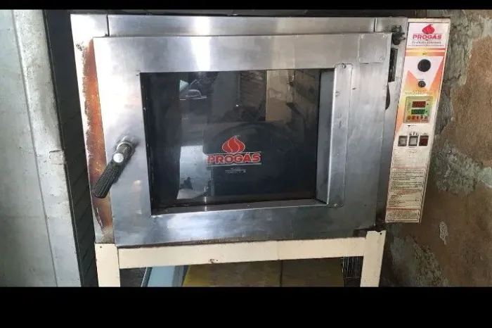 Vendo forno elétrico de padaria, duas estufas, partilhar, garrafa retornável, litrão 5000 