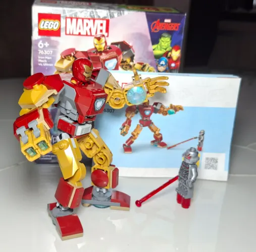 LEGO MARVEL 76307 Iron Man Mech vs. Ultron