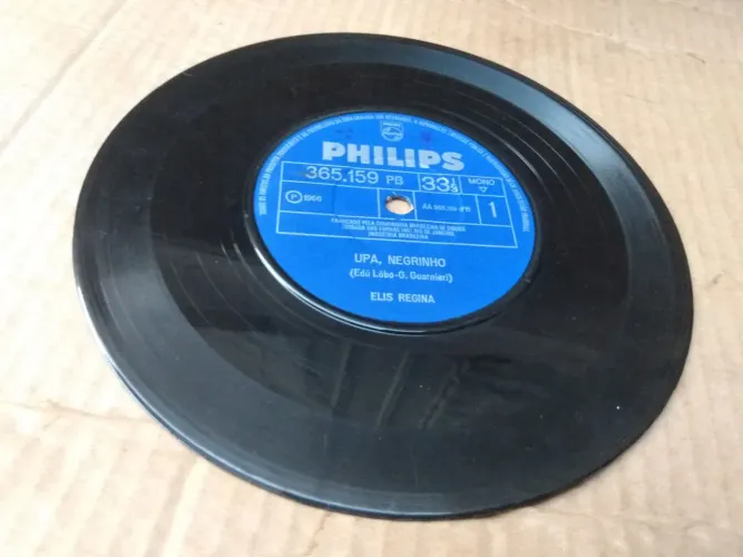 LP vinil compacto sem capa Elis Regina música upa negrinho de 1966