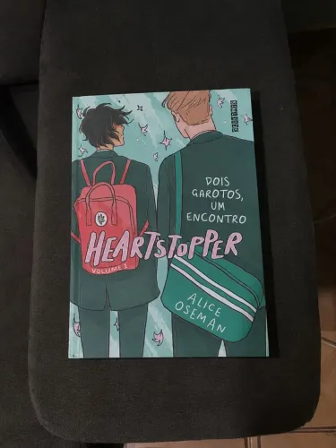 Livro Heartstopper - volume 1, Alice oseman
