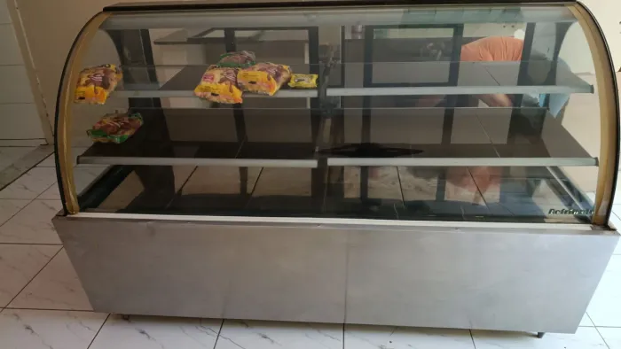 Balcão vitrine seco