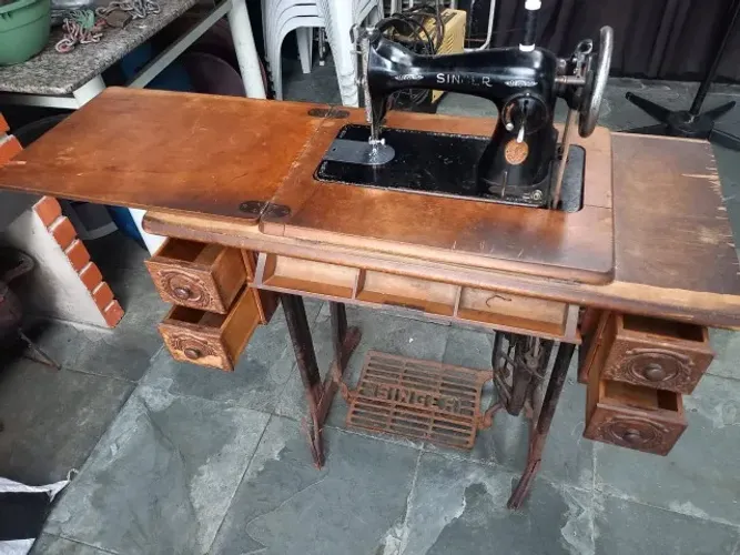 Máquina de costura Singer