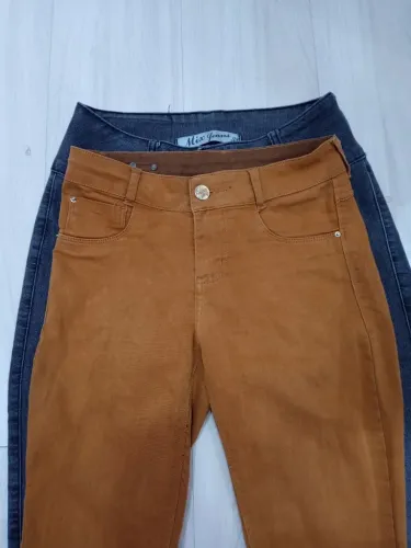 Kit com 2 calças jeans tamanho 38