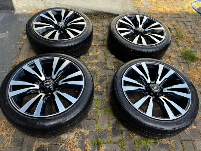 Jogo de rodas Aro 22 modelo R79